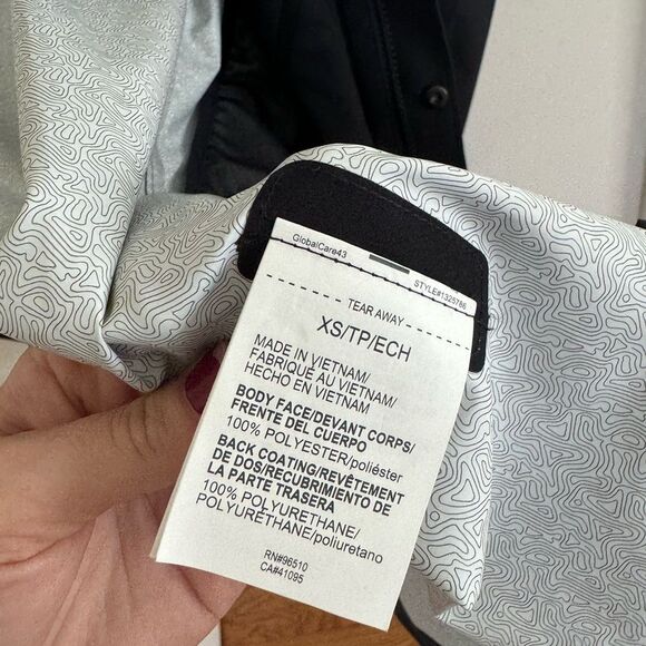 Under Armour Gust Rain Parka Jacket Women's XS Black Worn Once - Picture 3 of 7